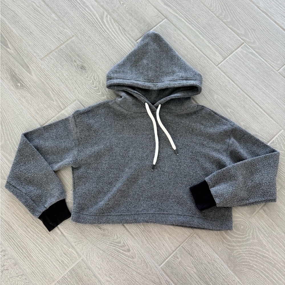 FEAT Charcoal Gray Soft Fuzzy Cropped Blanket Hoodie Size Medium VGUC